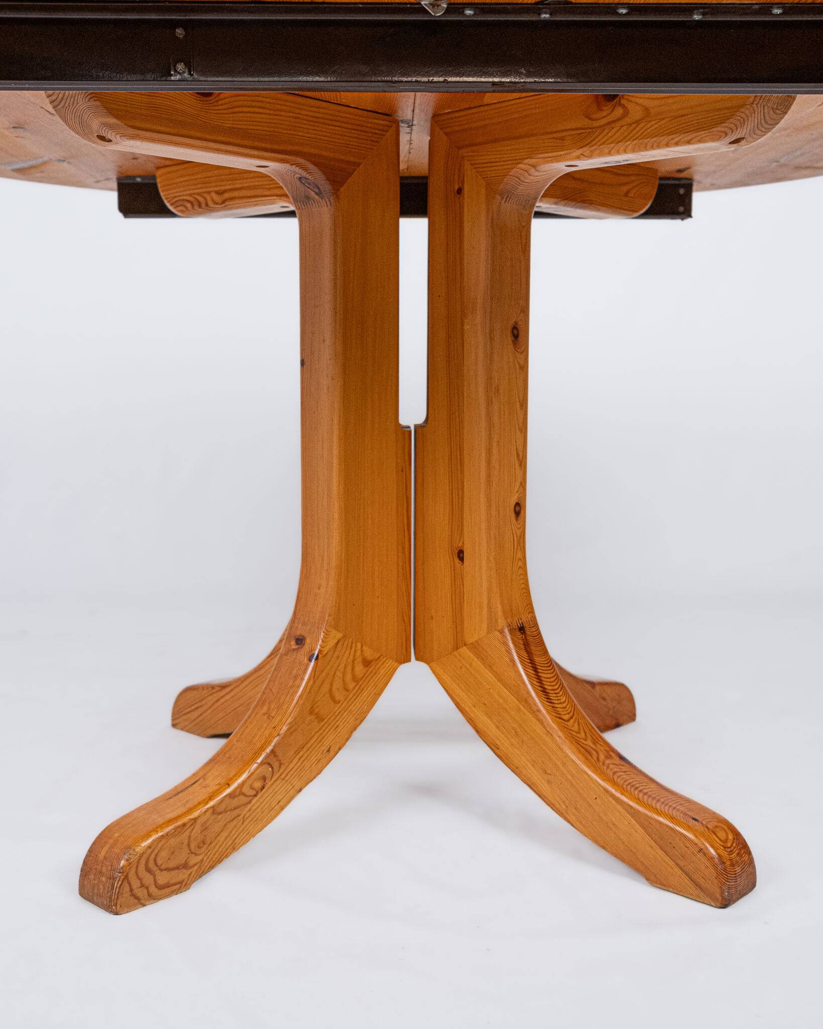 Extendable dining table in pine, by Rainer Daumiller, Denmark, 1970s