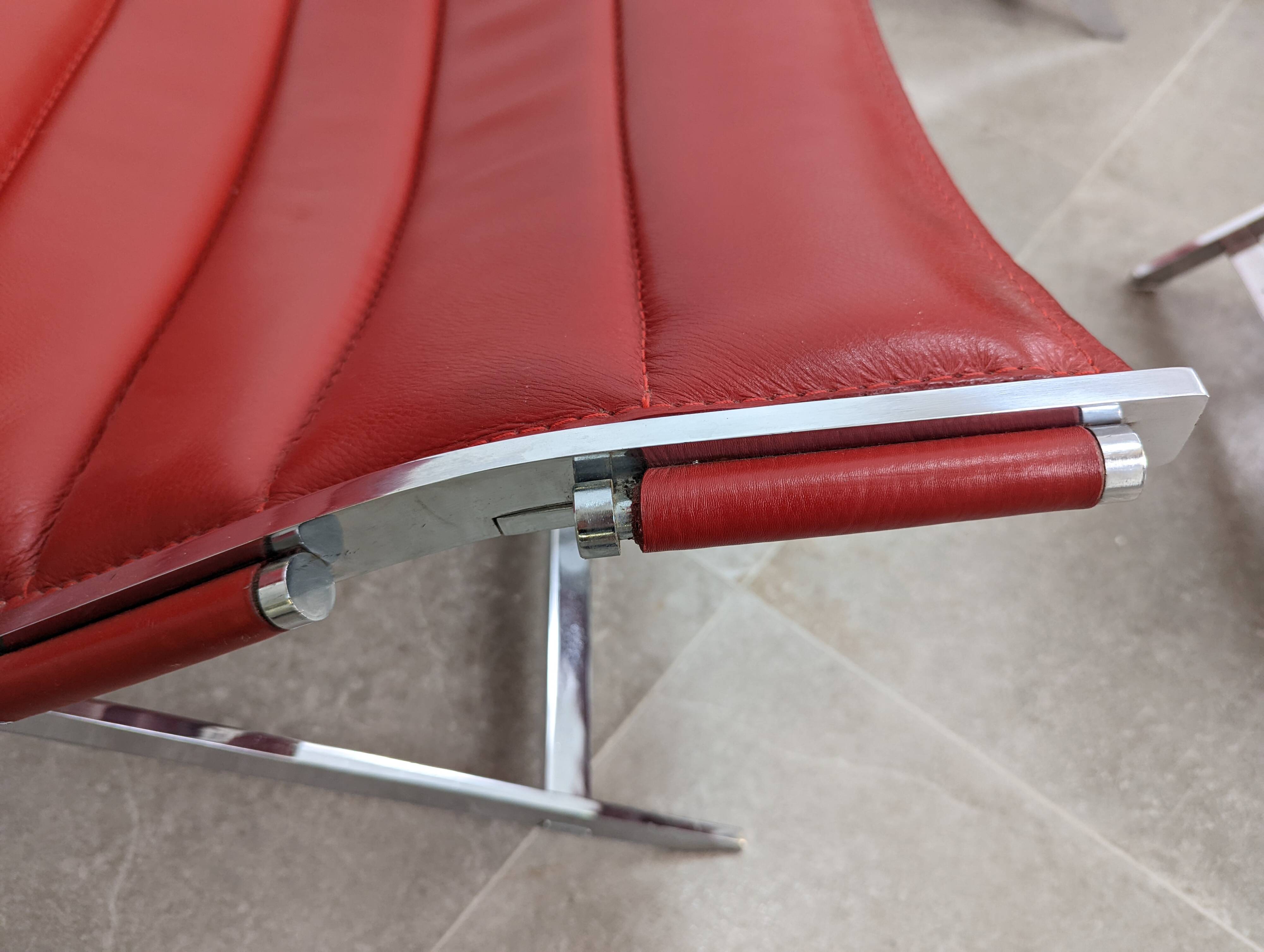 Pair of armchairs and ottomans designed attributed by Antonio Citterio, Italy 1980s