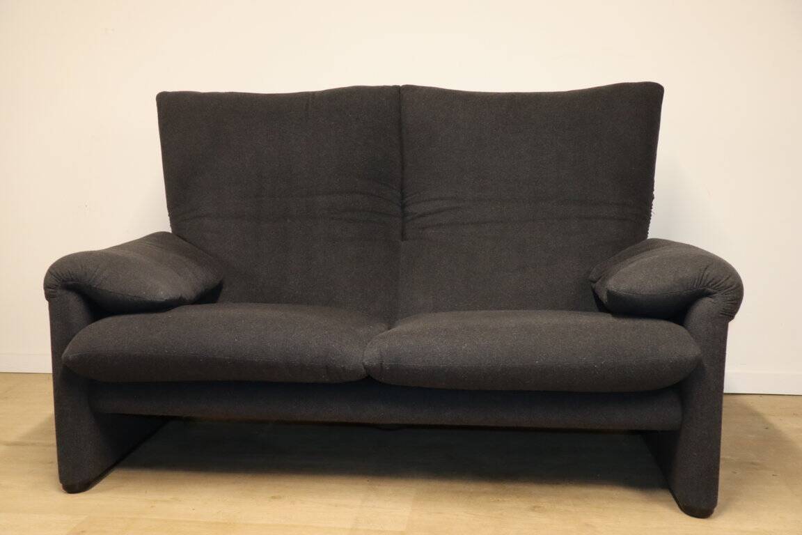 “Maralunga” sofa by Vico Magistretti for Cassina in tweed