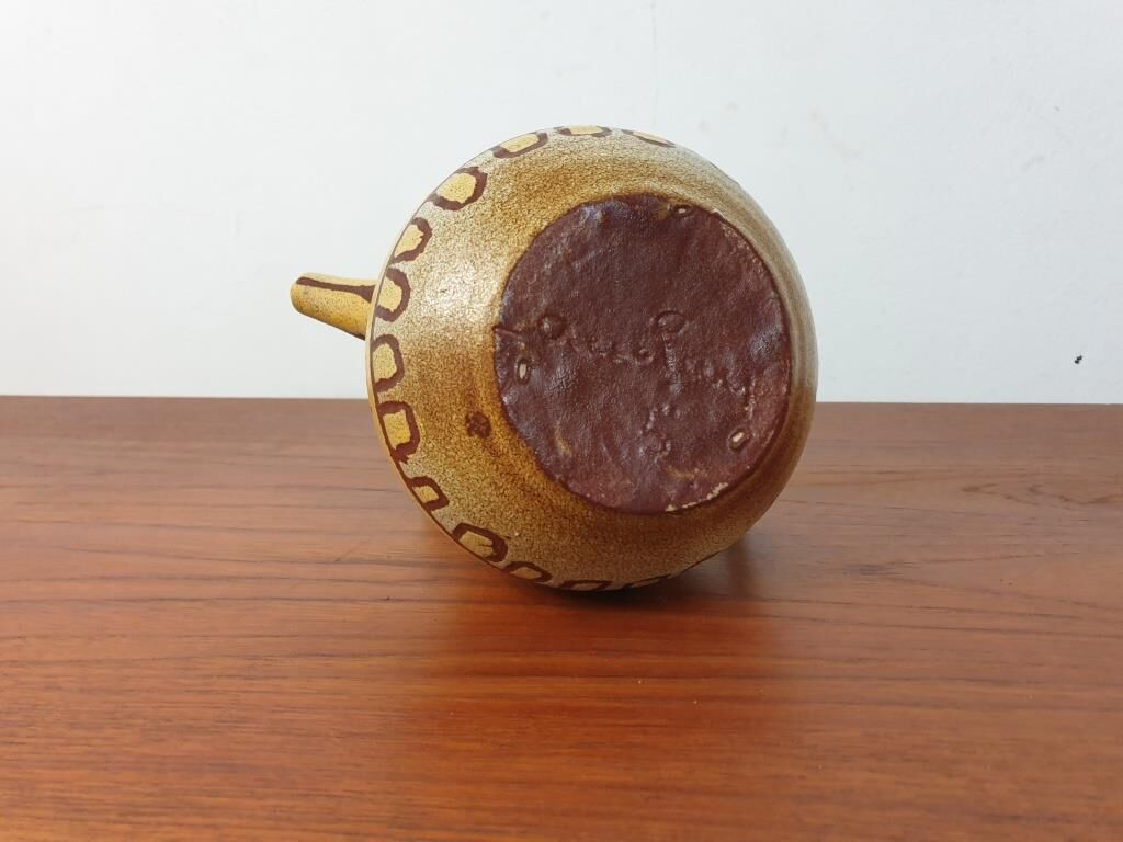 Accolay jug