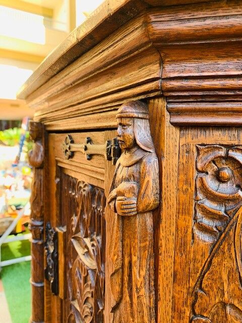 Meuble gothique XIXème