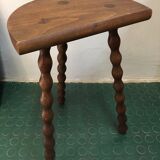 Tripod stool wood legs