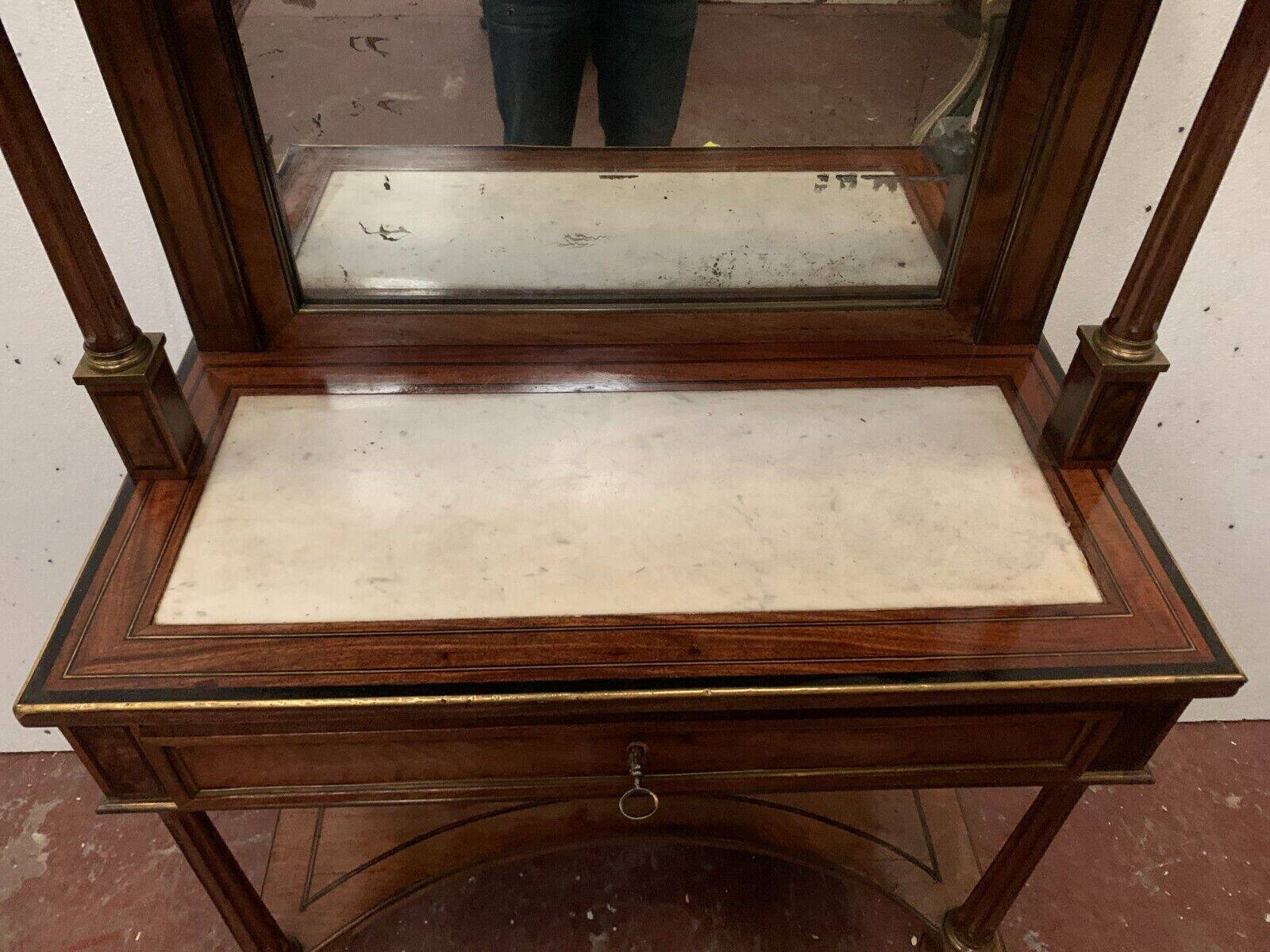 Credence de style louis xvi en acajou et placage xix siècle