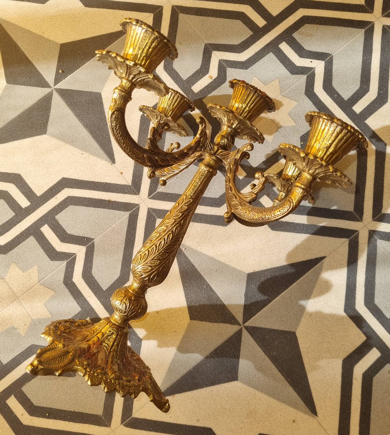 5-light chandelier, bronze candle holder