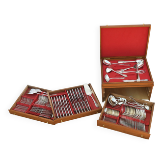 Silver metal cutlery set