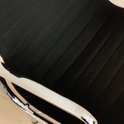 Fauteuil modèle 107 de Charles & Ray pour Vitra