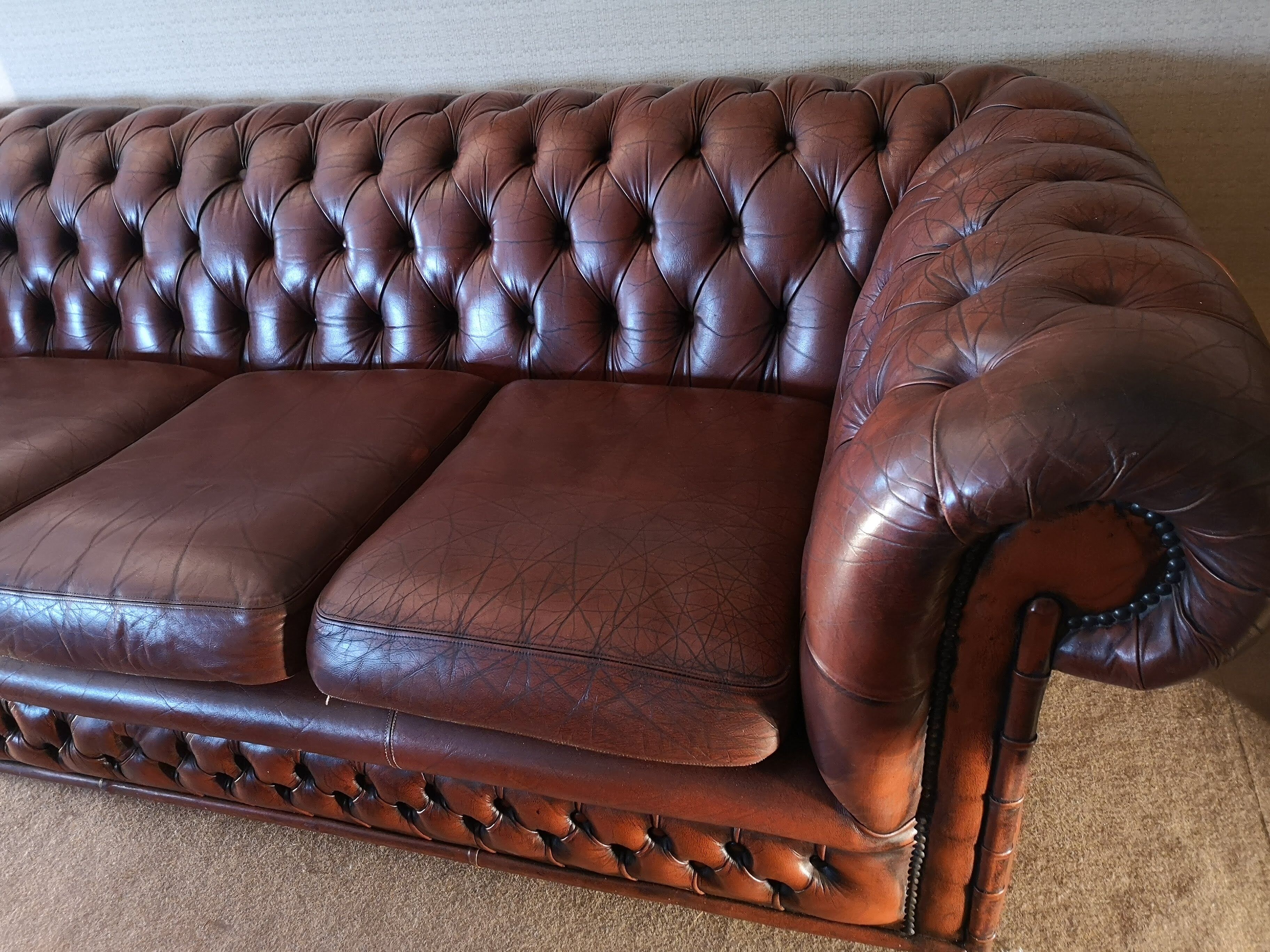 Sofa chesterfield brown leather four seats