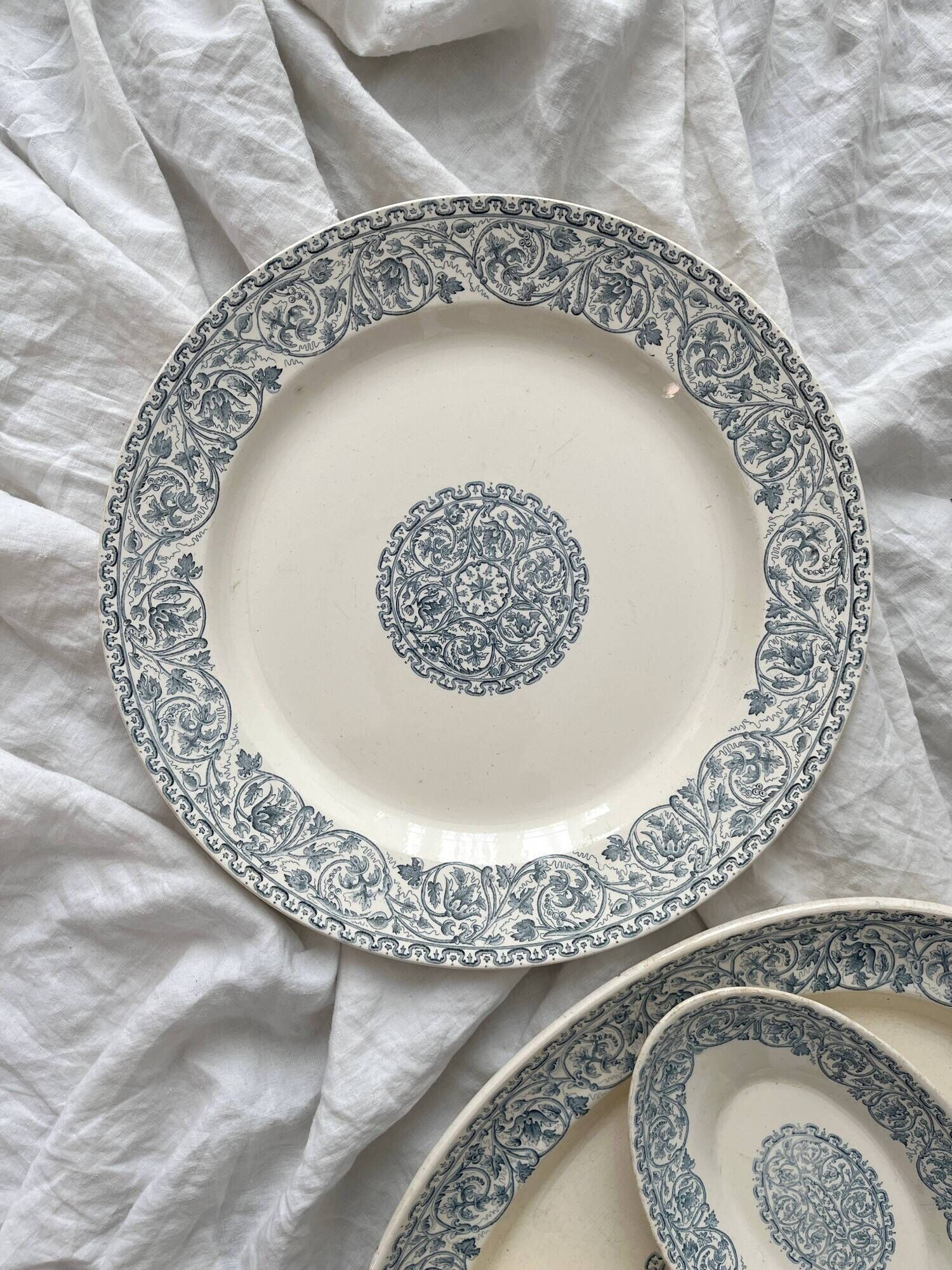 "Renaissance" ironstone dinnerware set from Creil and Montereau - 30 pieces