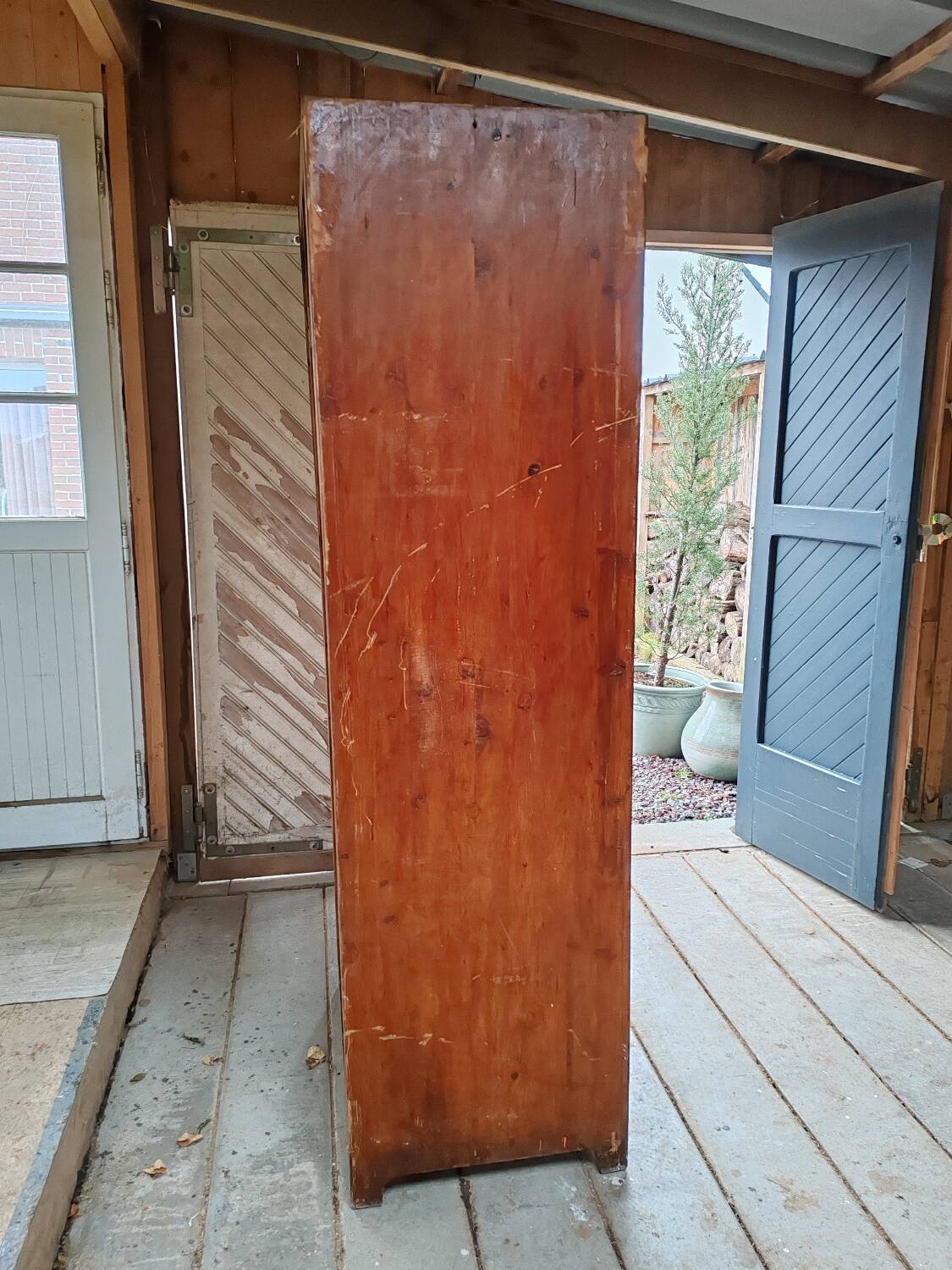 Armoire vestiaire en bois