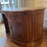 Oval desk in varnished solid wood