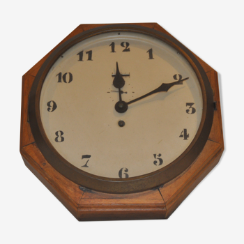 Horloge hexagone en bois