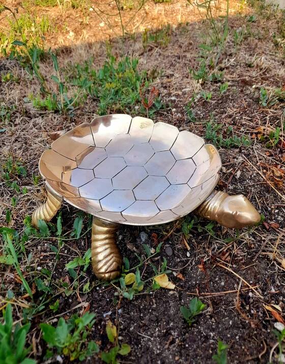 Brass turtle pocket emptier 1970
