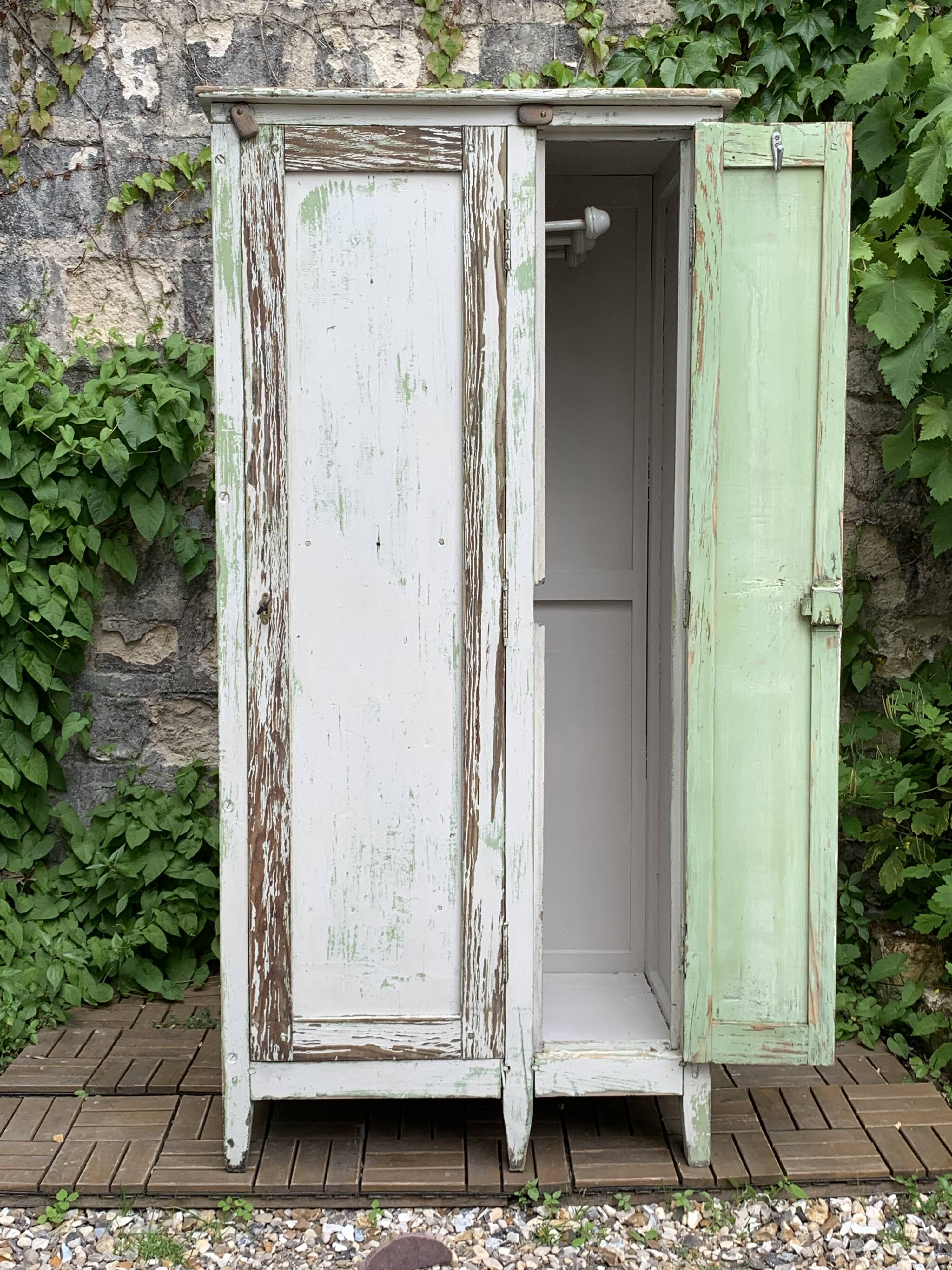 Parisian workshop cabinet 1940