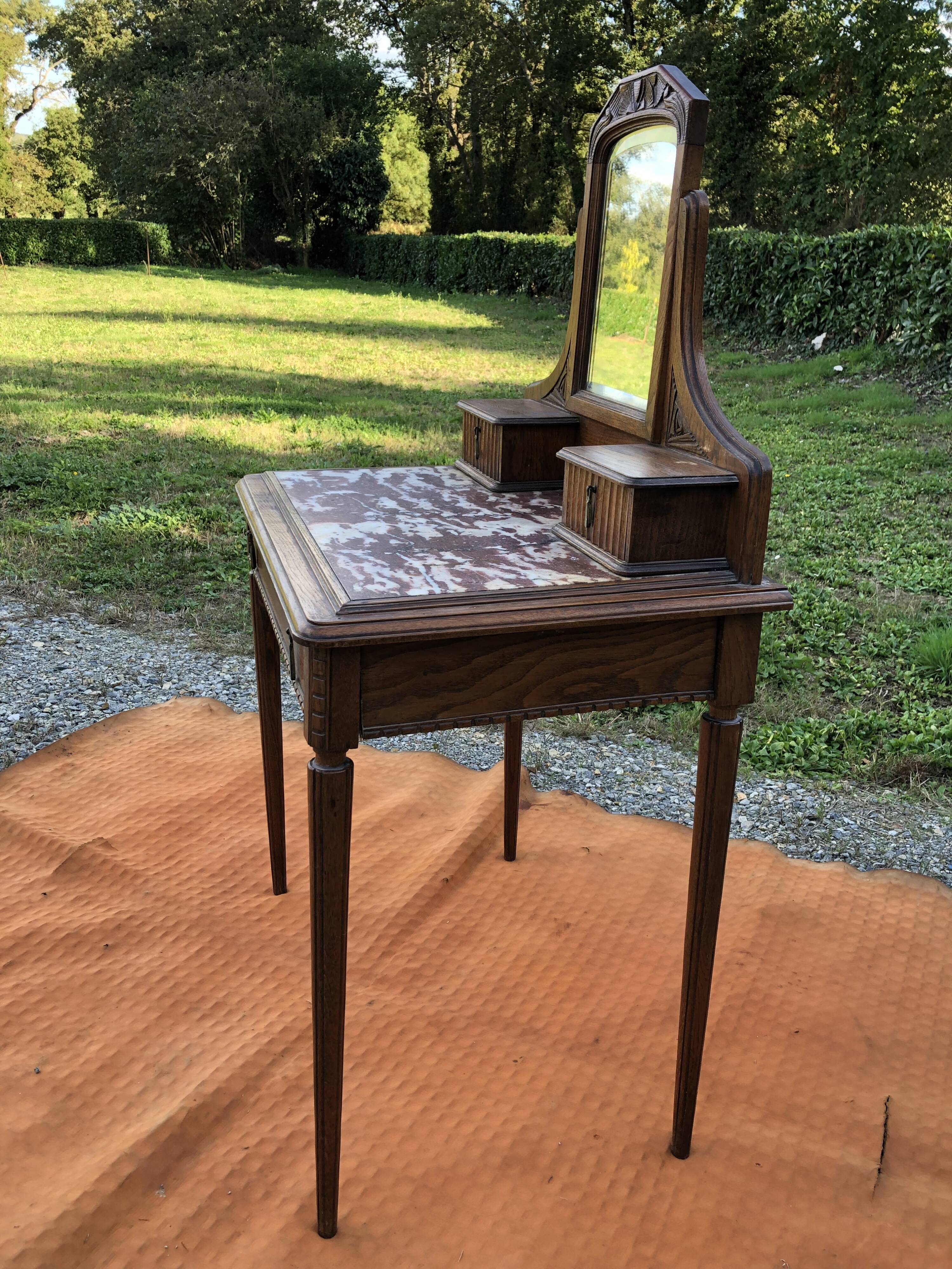 Coiffeuse vintage Rococo Art Déco en chêne massif à 3 tiroirs dessus marbre.