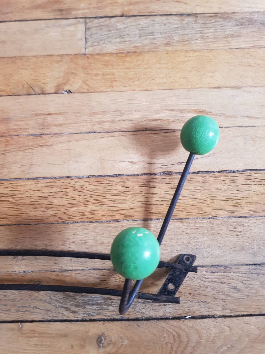 6-ball wall coat rack