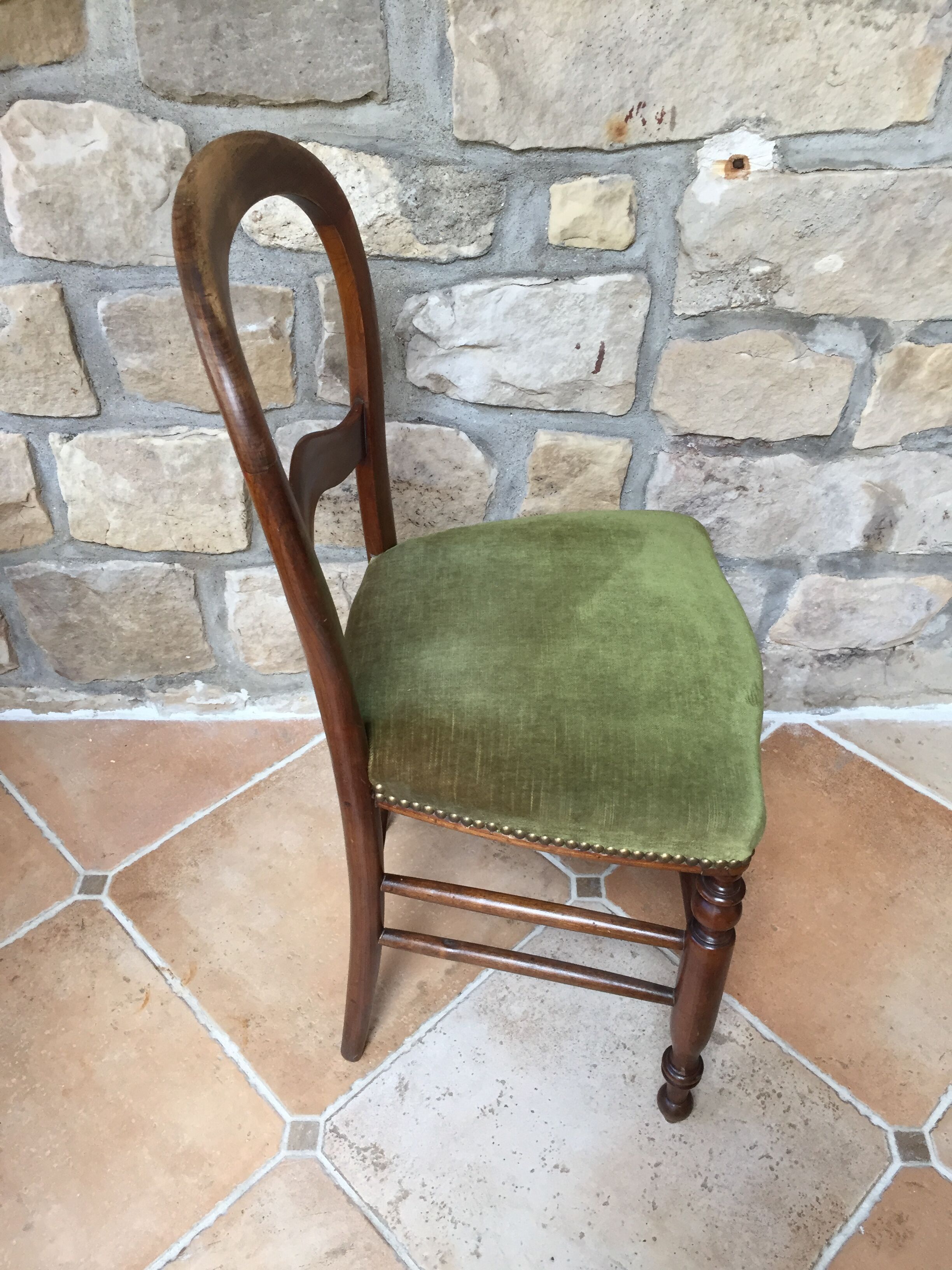 Chaise Louis Philippe en velours vert