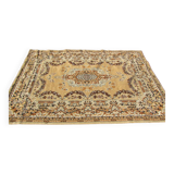 Beige mechanical carpet: 169 x 220 cm