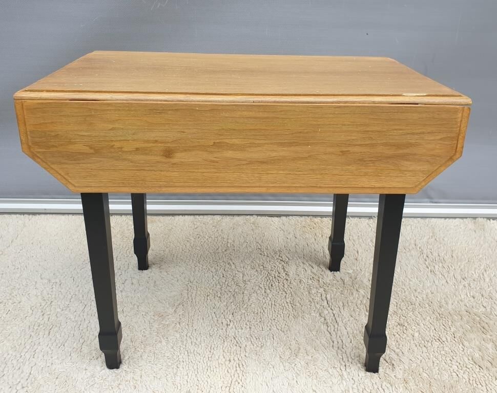 Two-tone kitchen table 2 extensions 1930
