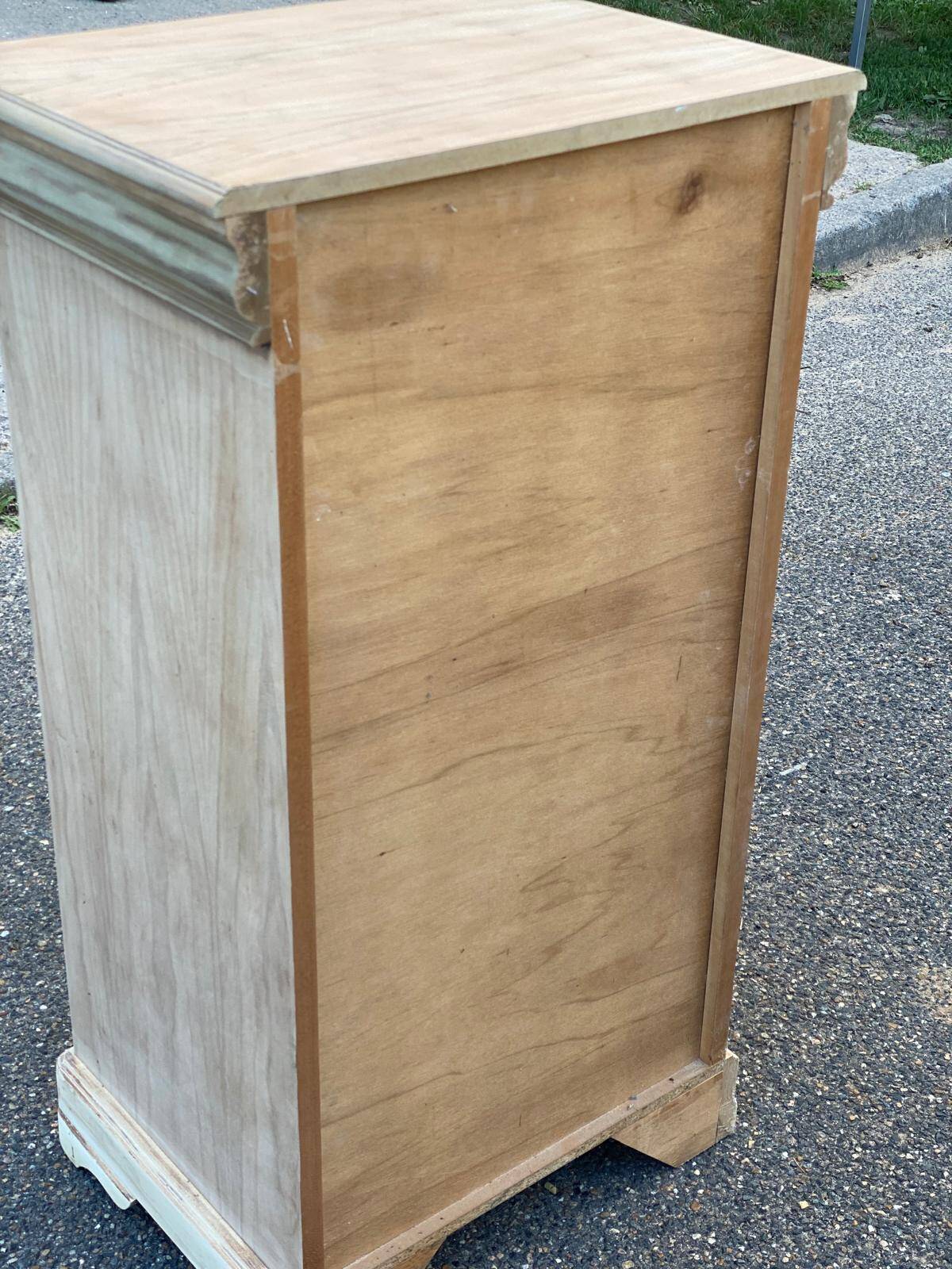 Vitrine bonnetière Louis Philippe rénovée en merisier brut