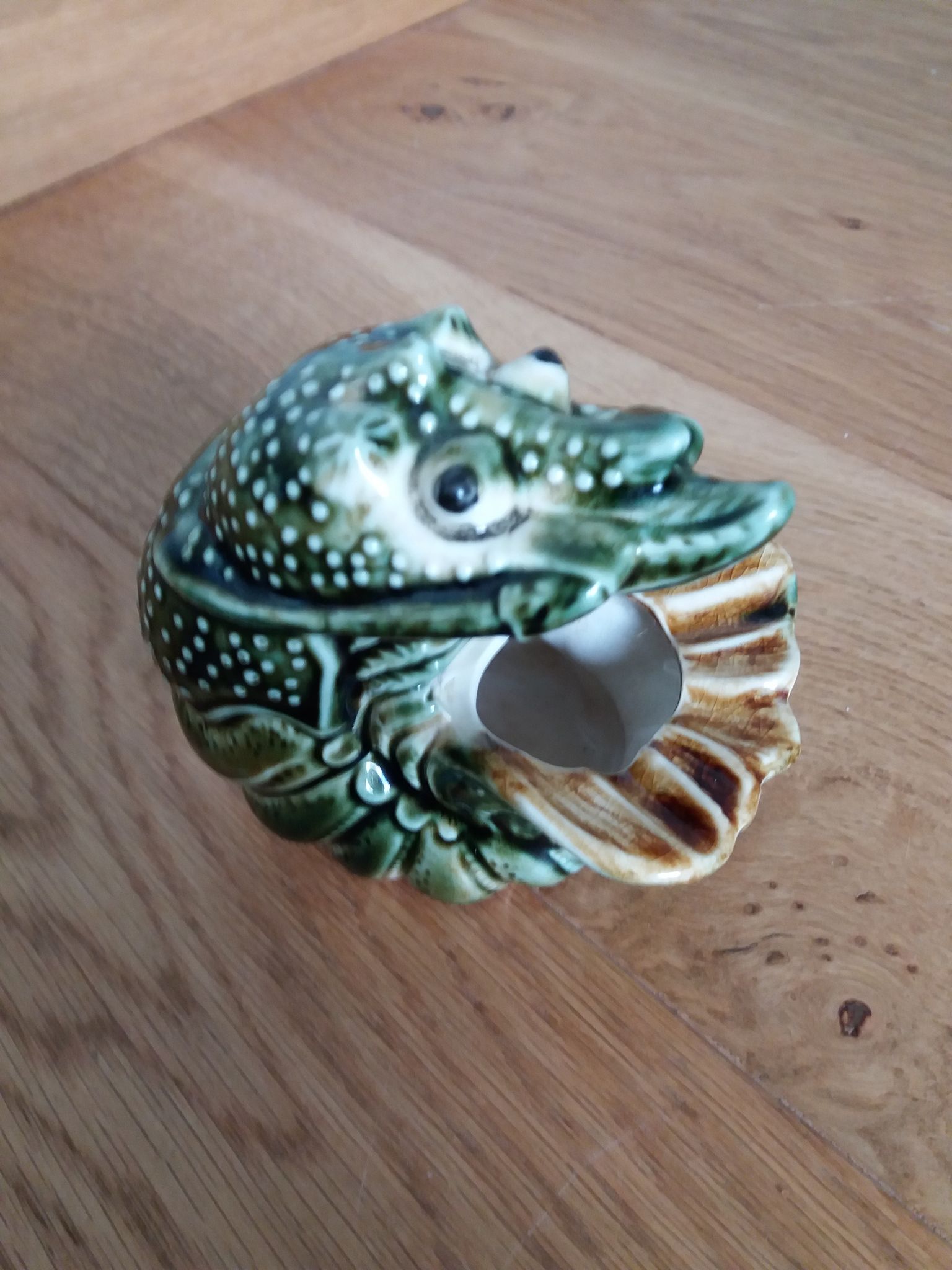 Zoomorphic ceramic shrimp or crayfish ashtray