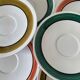 Ensemble de 4 grandes tasses vintage et 6 sous-tasses graphiques
