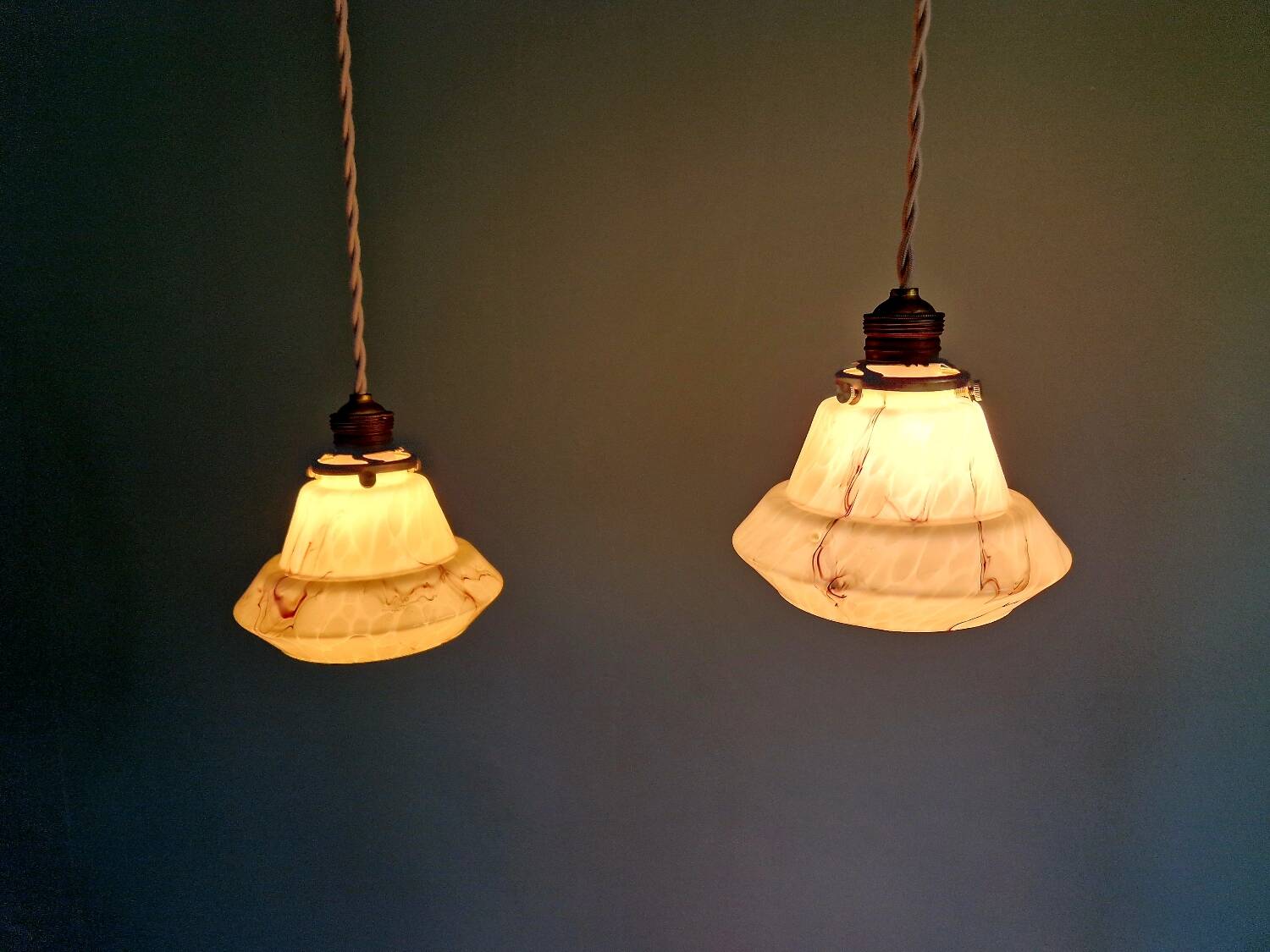 Pair of Art Deco marbled opaline pendant lights, Scailmont (Belgium)