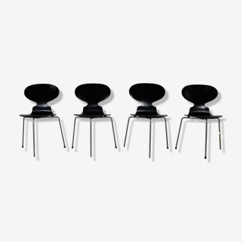 Arne Jacobsen design Ant chairs for fritz hansen