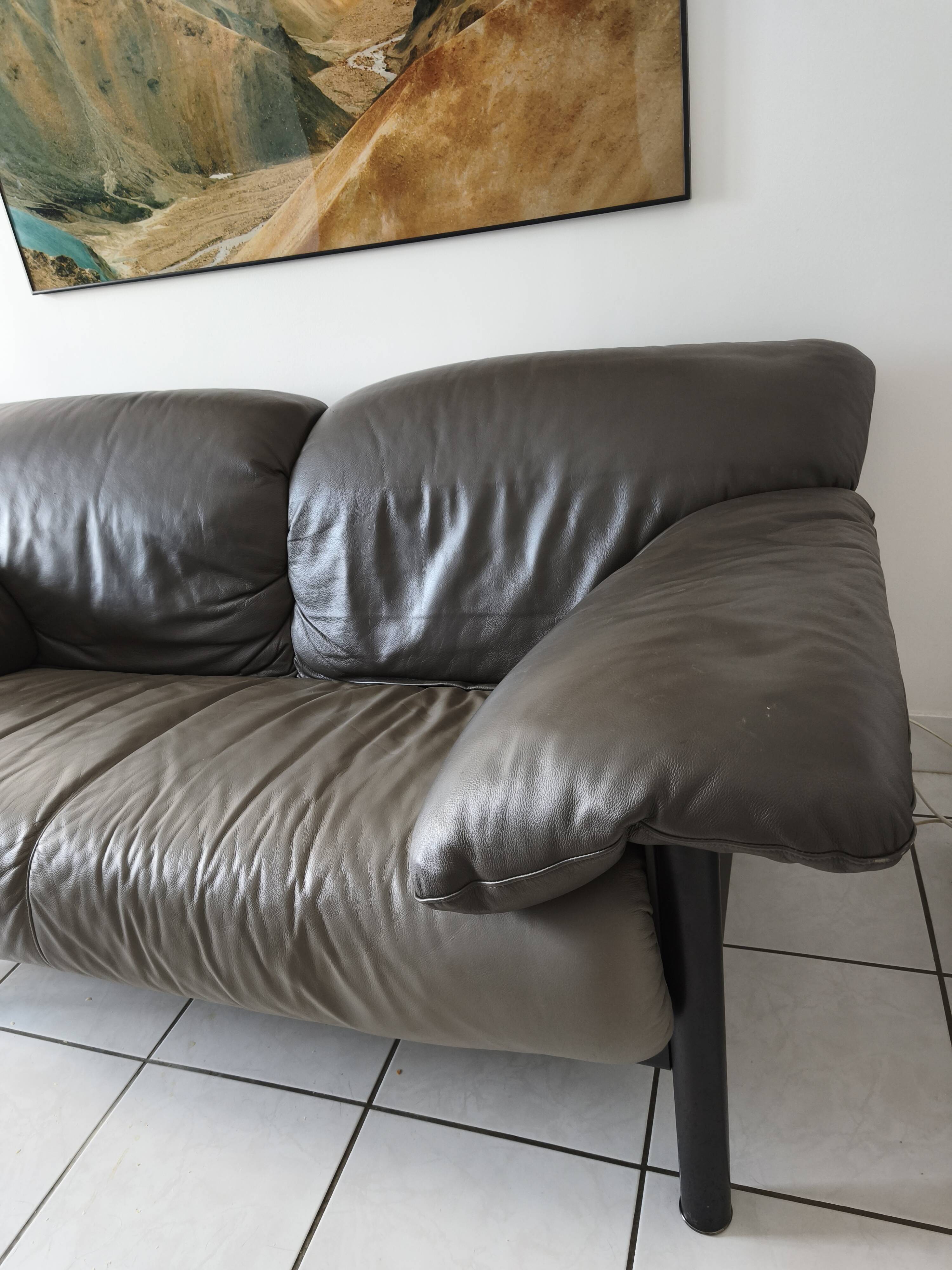 Leather sofa Pierluigi Cerri model Pausa, Poltronafrau
