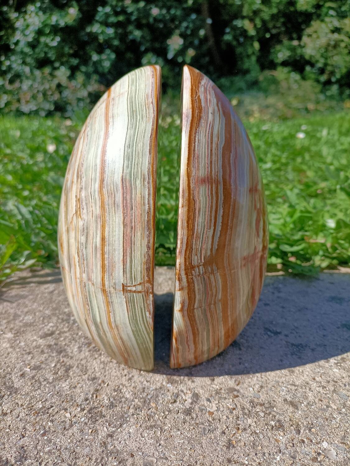 Retro marbled egg bookends 💐
