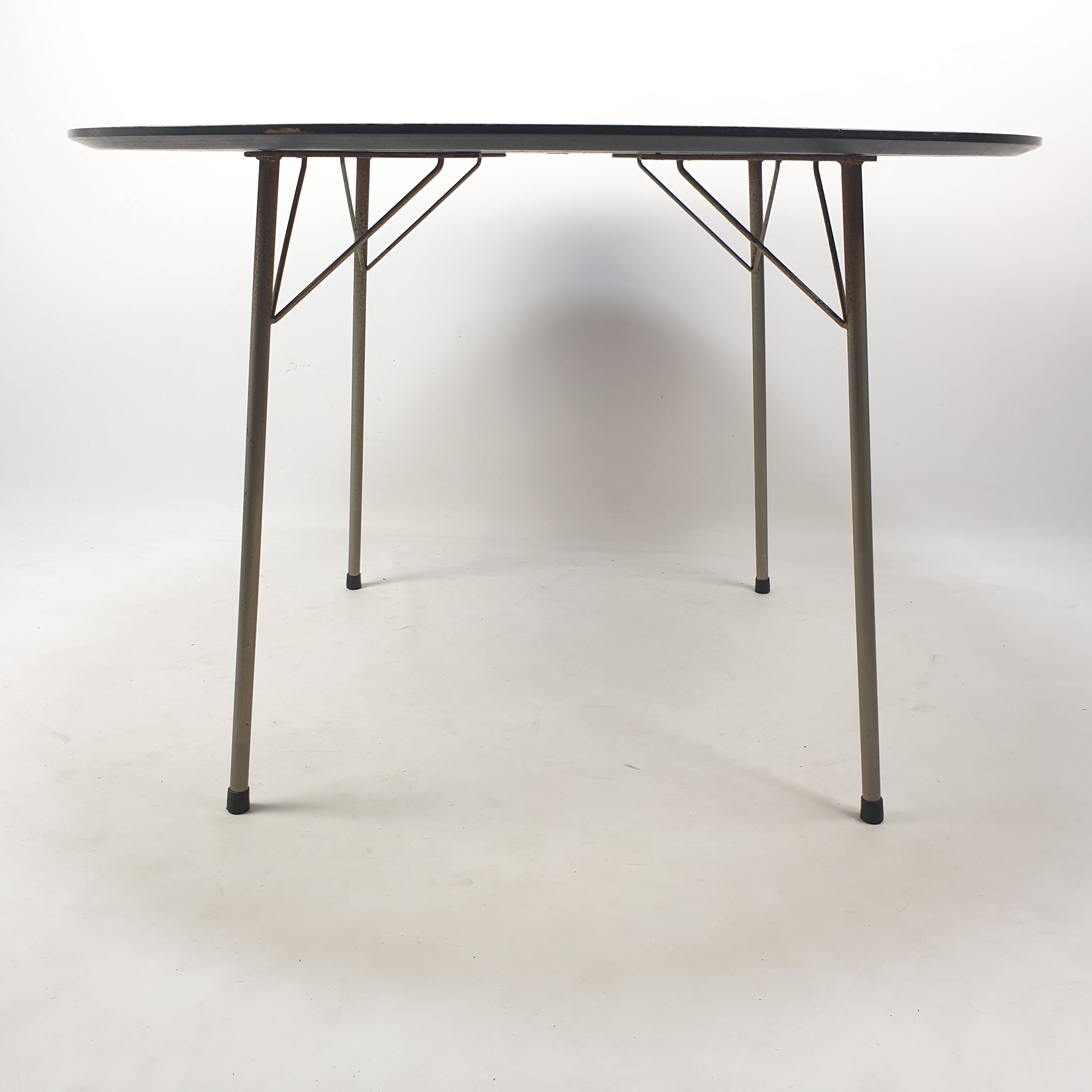 Round dining table model tm41 for Pastoe, 1960s