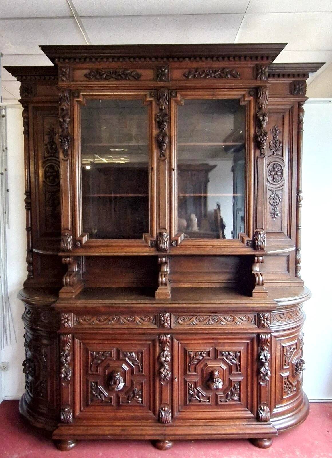 Very important Renaissance style chateau library buffet in oak