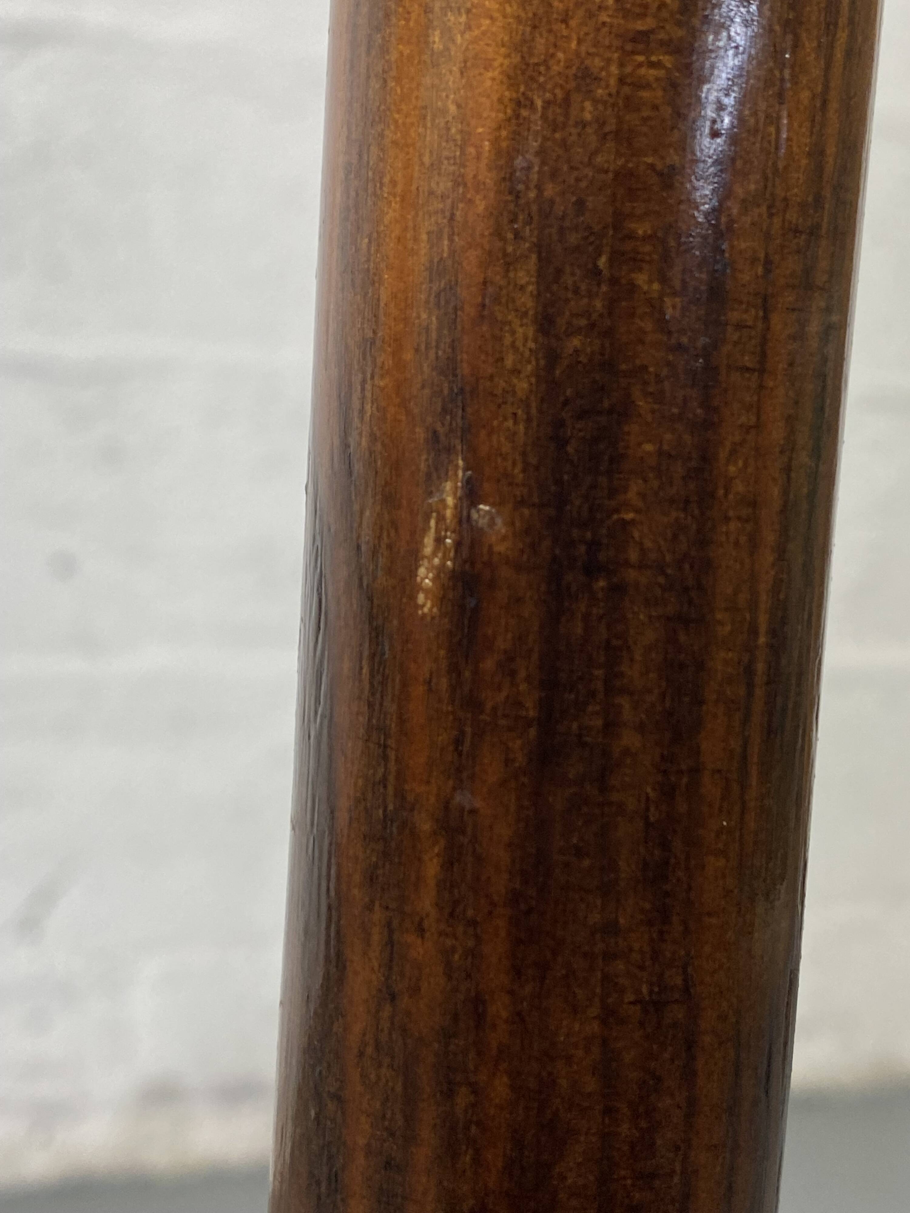 Porte manteau à pied ou valet de chambre