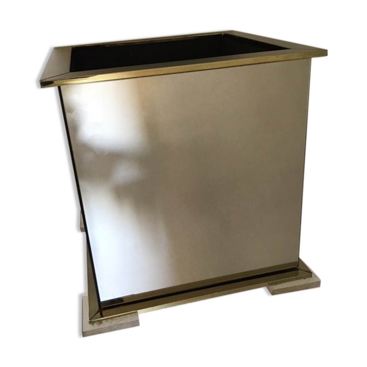 Cache pot mirror 70 years