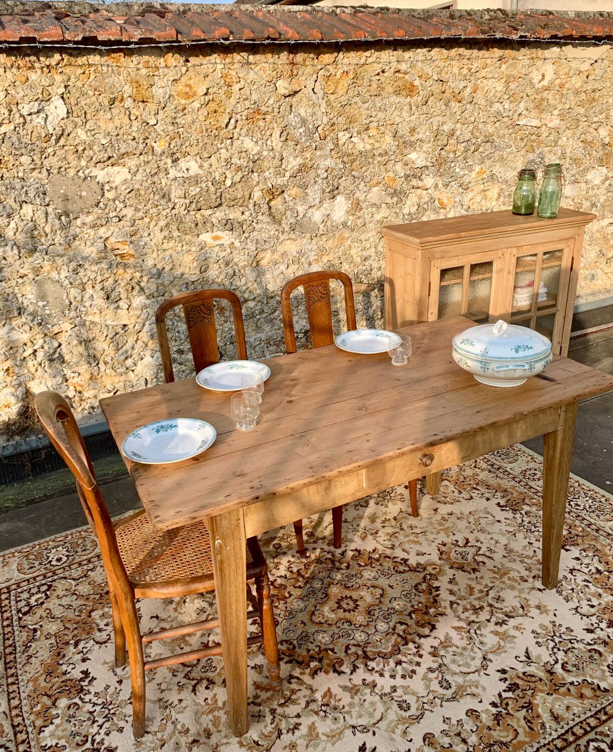 Farm table
