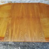 House Regain elm table with two extensions