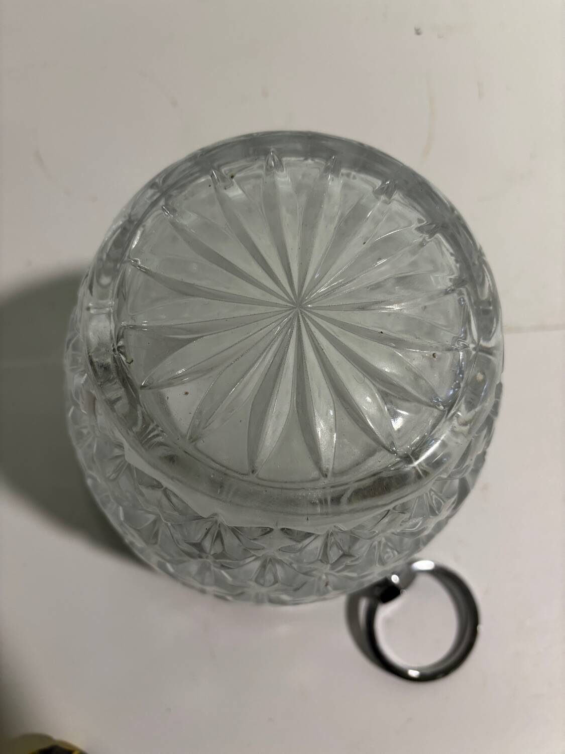 Chiseled glass ice bucket