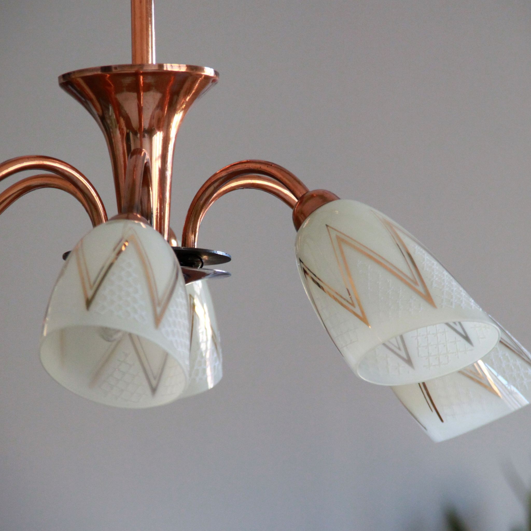 Chandelier copper tulip golden glass and white patterns 6 lights old vintage luminaire restored