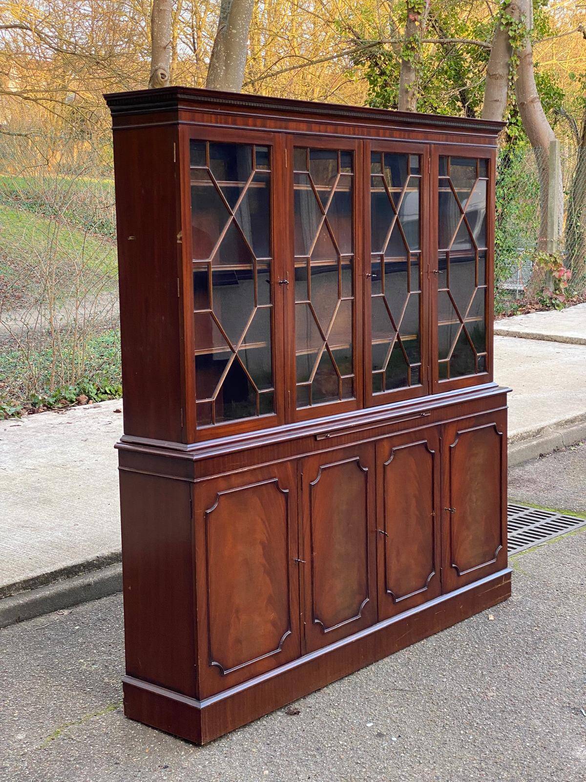 English display cabinet with 4 doors in mahogany, 1960.