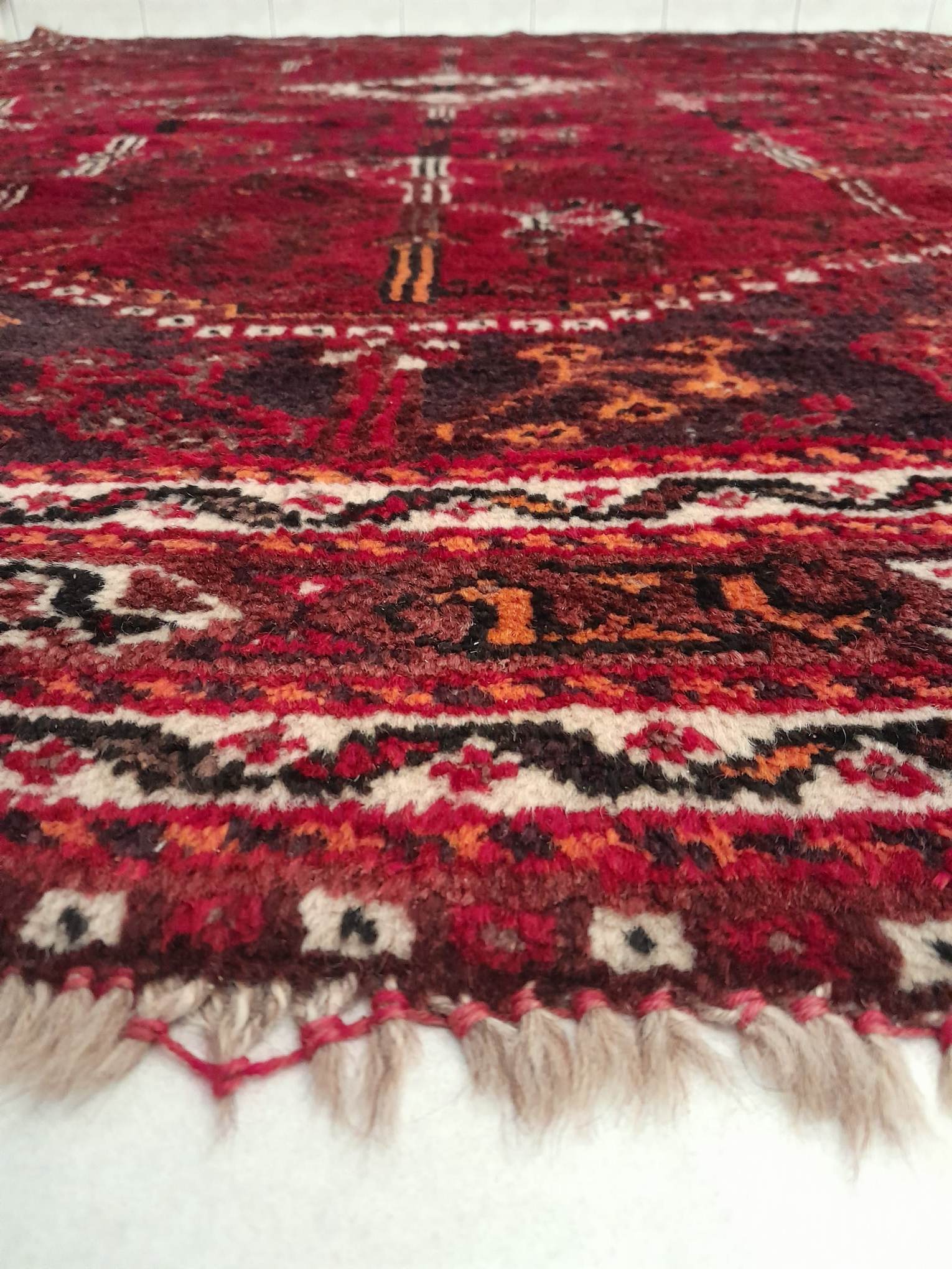 Handmade Persian QashQai rug 284x214cm