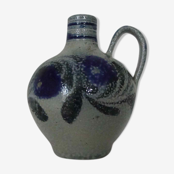 Small pitcher made of Alsace sandstone