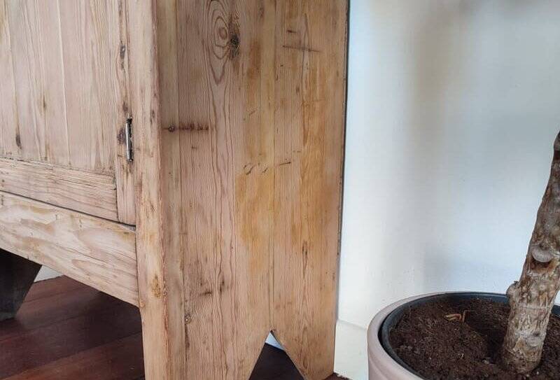 Armoire vintage en bois de chêne