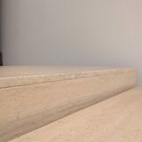 Table basse ronde en travertin par Up & Up, Italie 1970