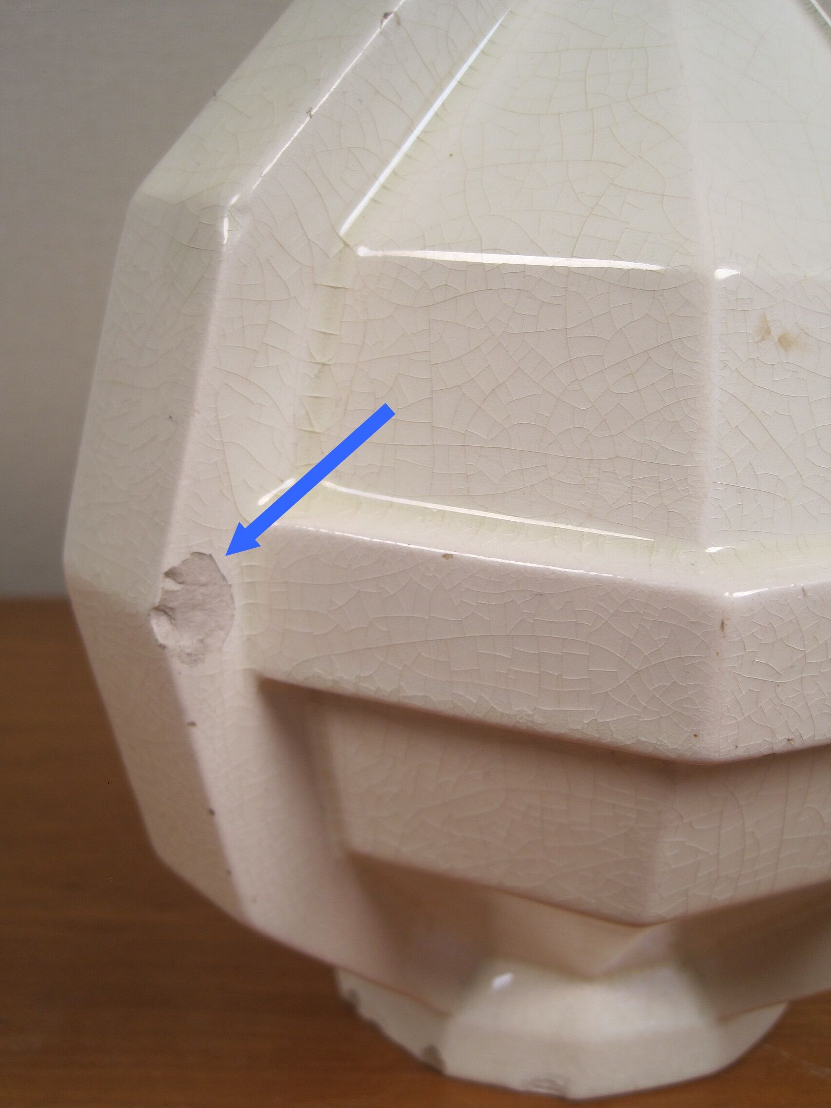 Modernist art deco ball vase in ecru white cracked glazed earthenware, signed saint clement n° 778