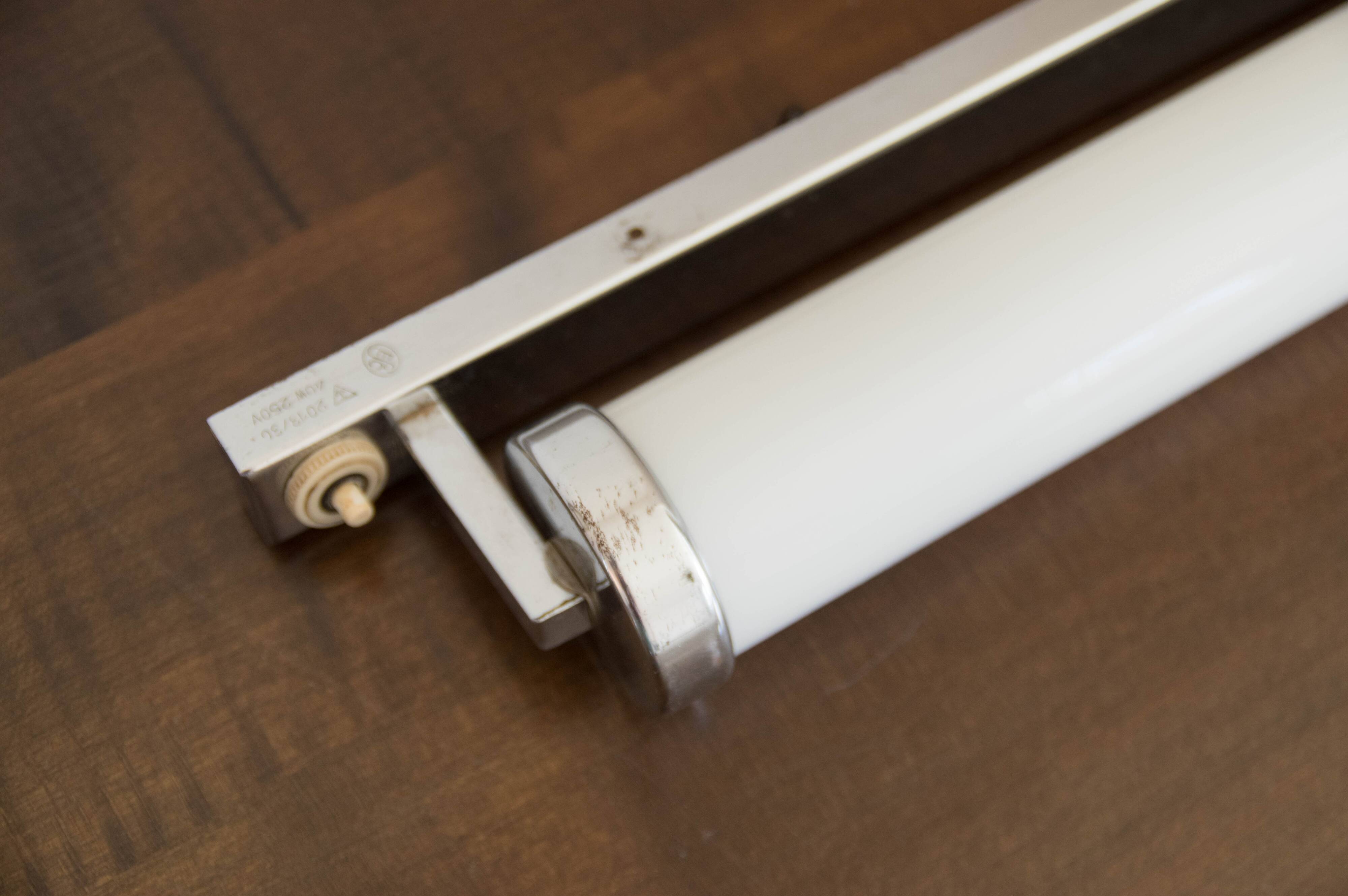 Bauhaus or functionalist chrome wall lamp, 1930