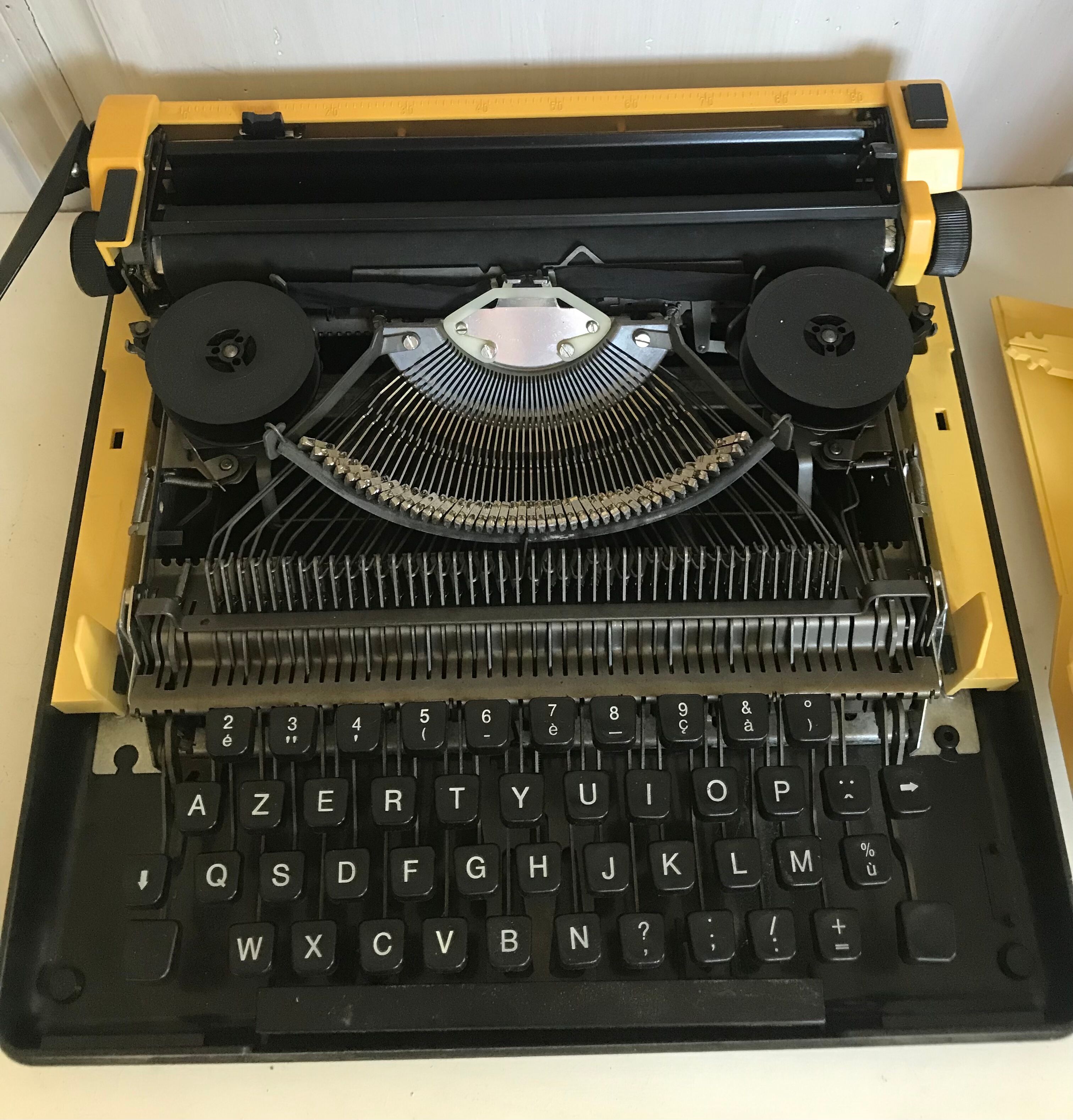 Typewriter Olympia Dactylette
