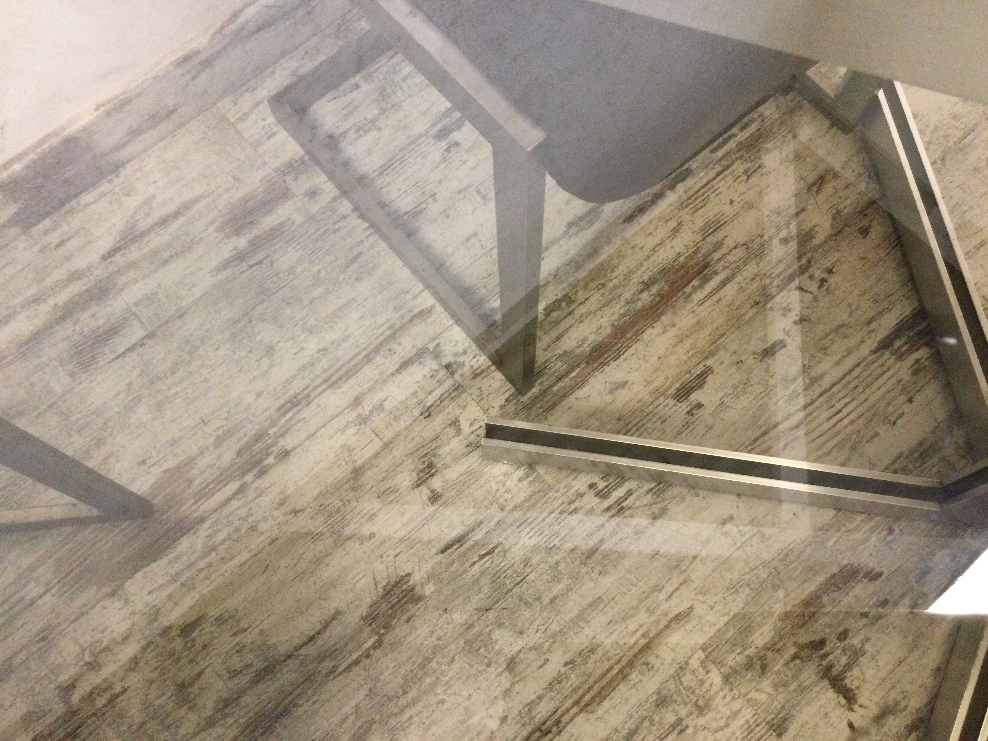 Design table year 70