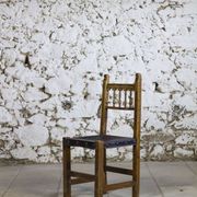 Chaise brutaliste bois et cuir espagnol, 1950