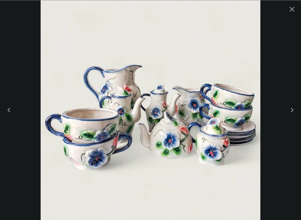 Vintage barbotine service biscuit