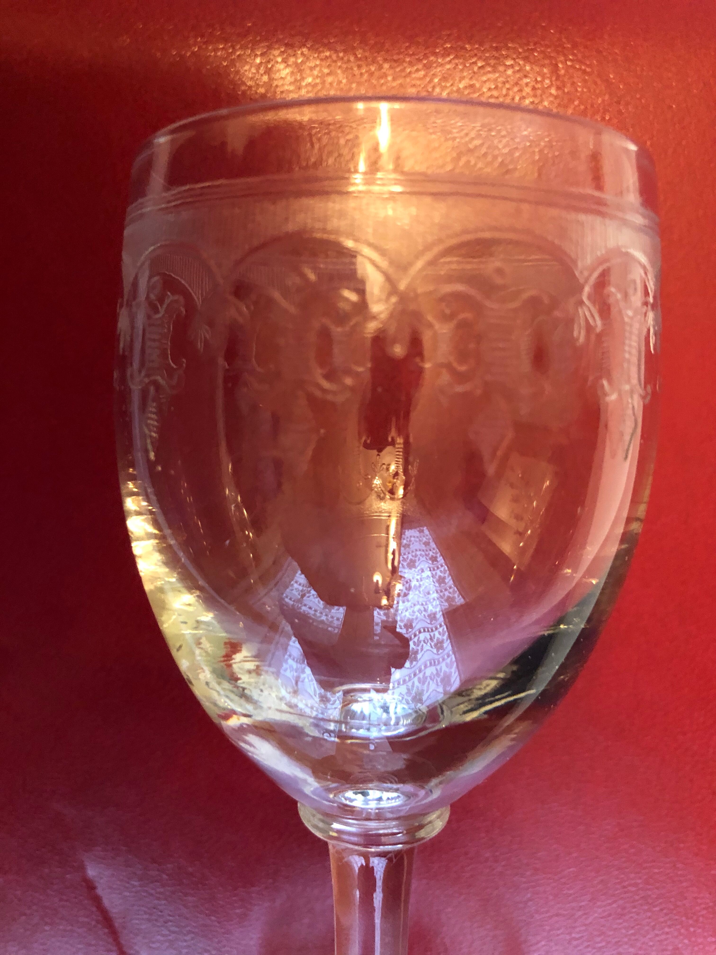 Ensemble de 9 verres à vin en cristal