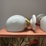 Paire d’appliques vintage en opaline blanche